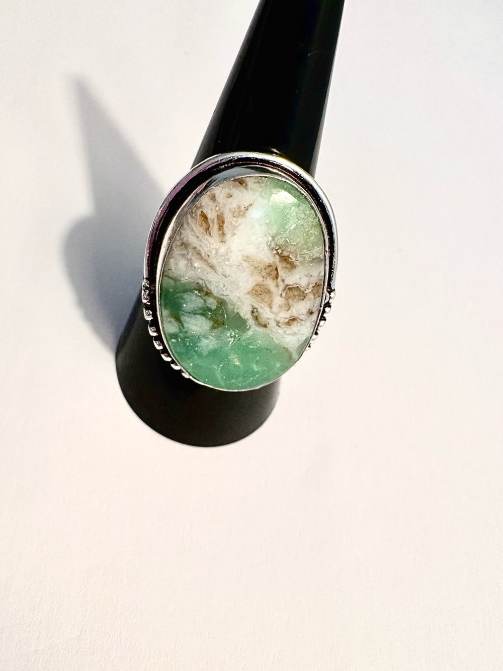 Beautiful, 1 1/4 inch, 925 marked, Chrysoprase gemstone ring, size 9.